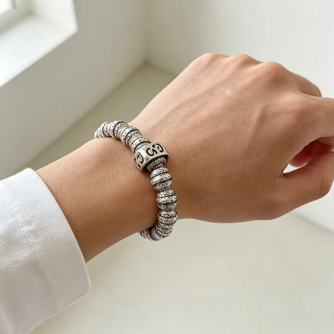 Gucci Silver Black Beaded Stretch Bracelet 5