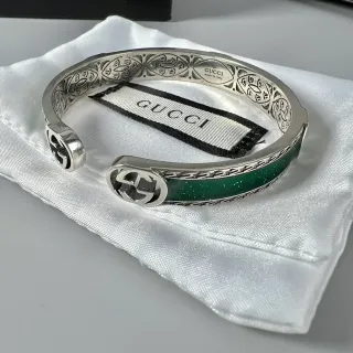 Brazalete Gucci Plata Verde Apertura Grabado Motivo Floral