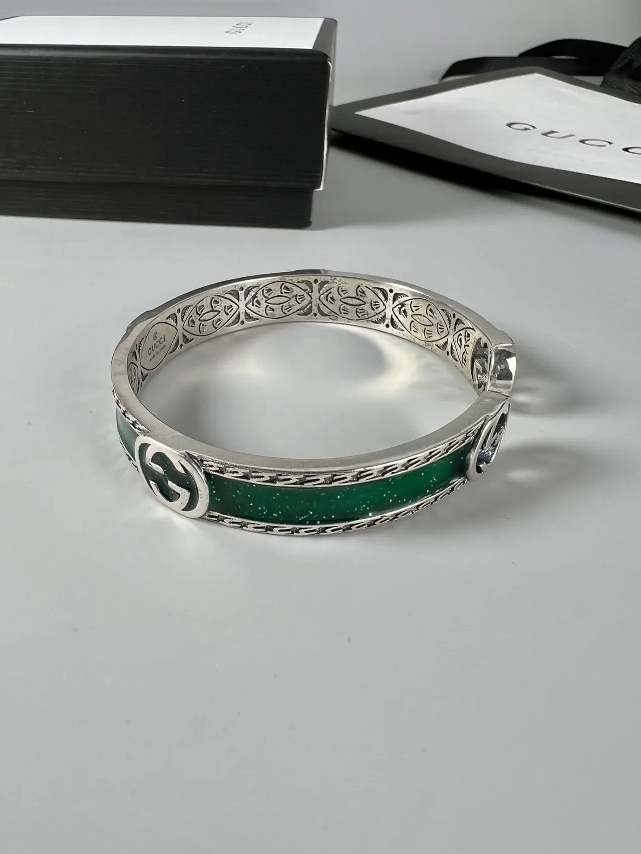 Brazalete Gucci Plata Verde Apertura Grabado Motivo Floral 5