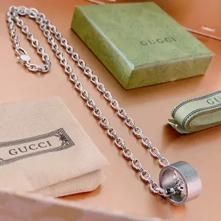 Gucci রূপালী Interlocking G Motif চেইন সিলিন্ড্রিক্যাল রিং পেন্ডেন্ট নেকলেস