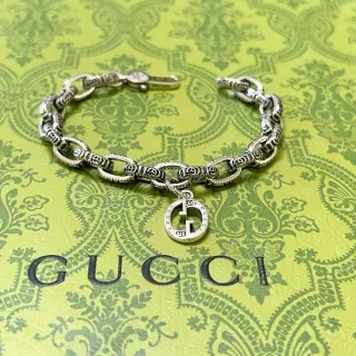 Gucci Silver Ornate Chain Links Interlocking G Pendant Bracelet