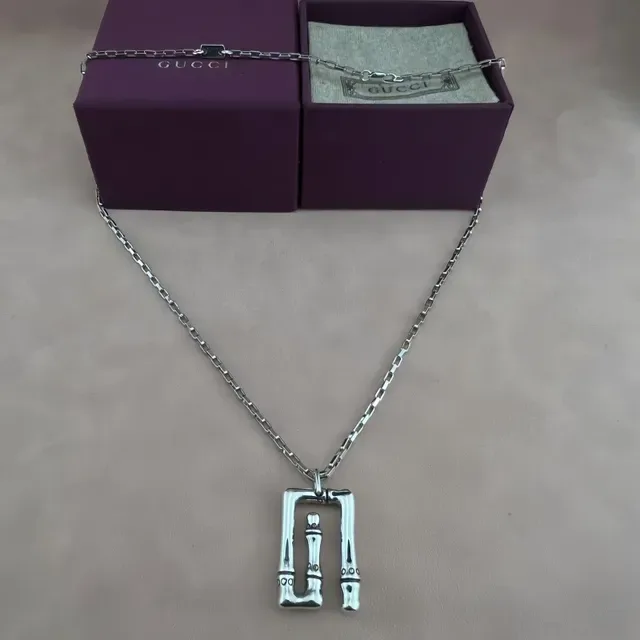 Gucci Silver-Tone Rectangular Pendant Necklace 7