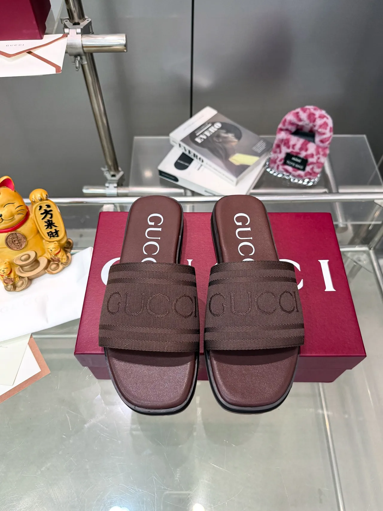 Gucci Slide Navy Marrón Correa Trenzada Debossed Logo Zapatillas 10