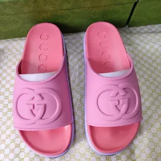 Gucci Slide rosa púrpura goma moldeada Interlocking G Logo chanclas