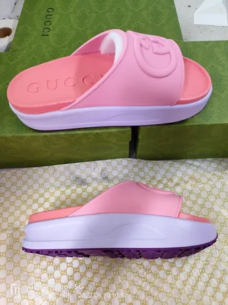 Gucci Slide rosa roxo borracha moldada Interlocking G Logo chinelos 2
