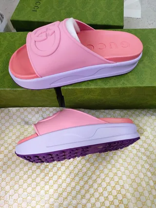 Gucci Slide rosa roxo borracha moldada Interlocking G Logo chinelos 5