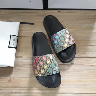 Gucci estampado con estrellas GG correas deslizantes chanclas