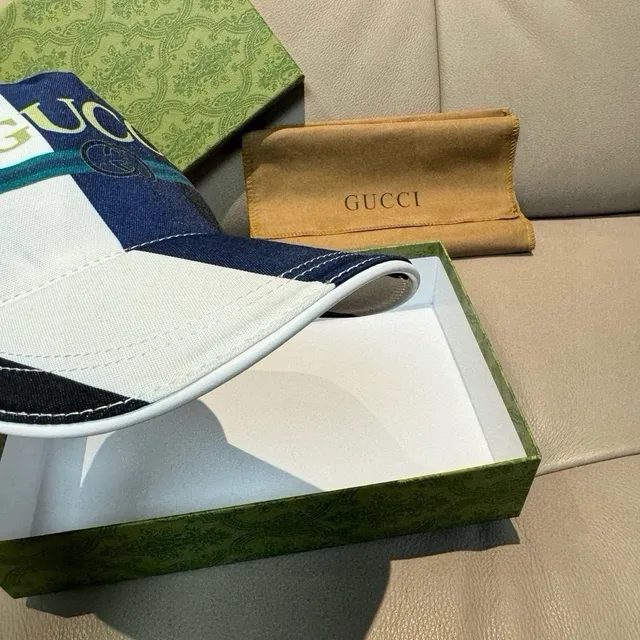 Gucci Boné de beisebol listrado navy e branco 5