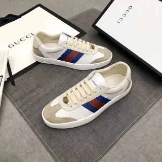 Gucci Tennis 1977 Zapatillas lifestyle Off-White y Beige con rayas Web