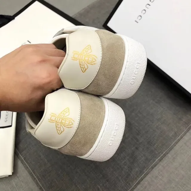 Gucci Tennis 1977 Tênis lifestyle Off-White e Beige com listra Web 2