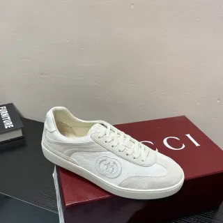 Gucci Tennis 1977 Off-White malla y ante sneakers lifestyle