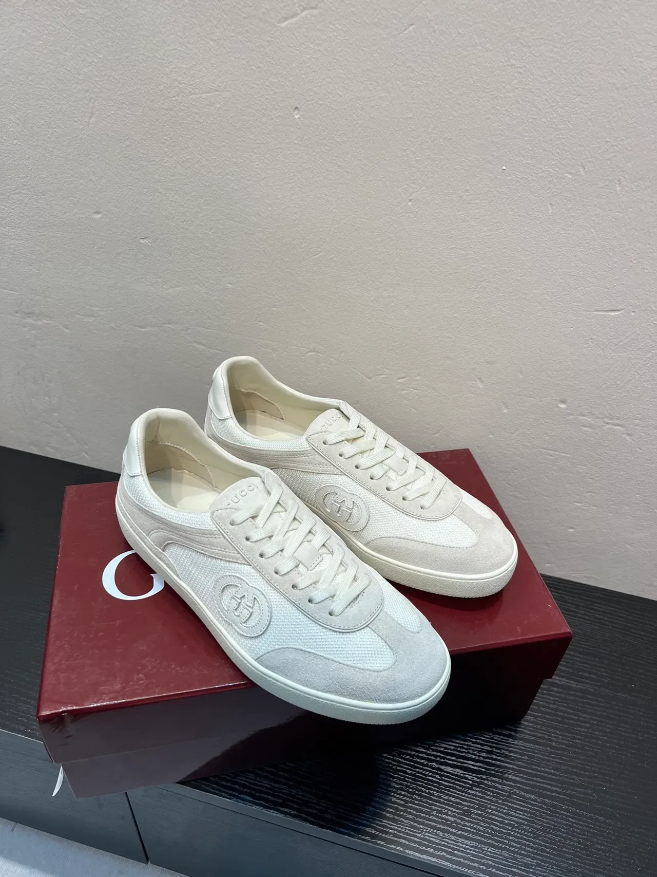 Gucci Tennis 1977 Off-White malha e camurça tênis lifestyle 5