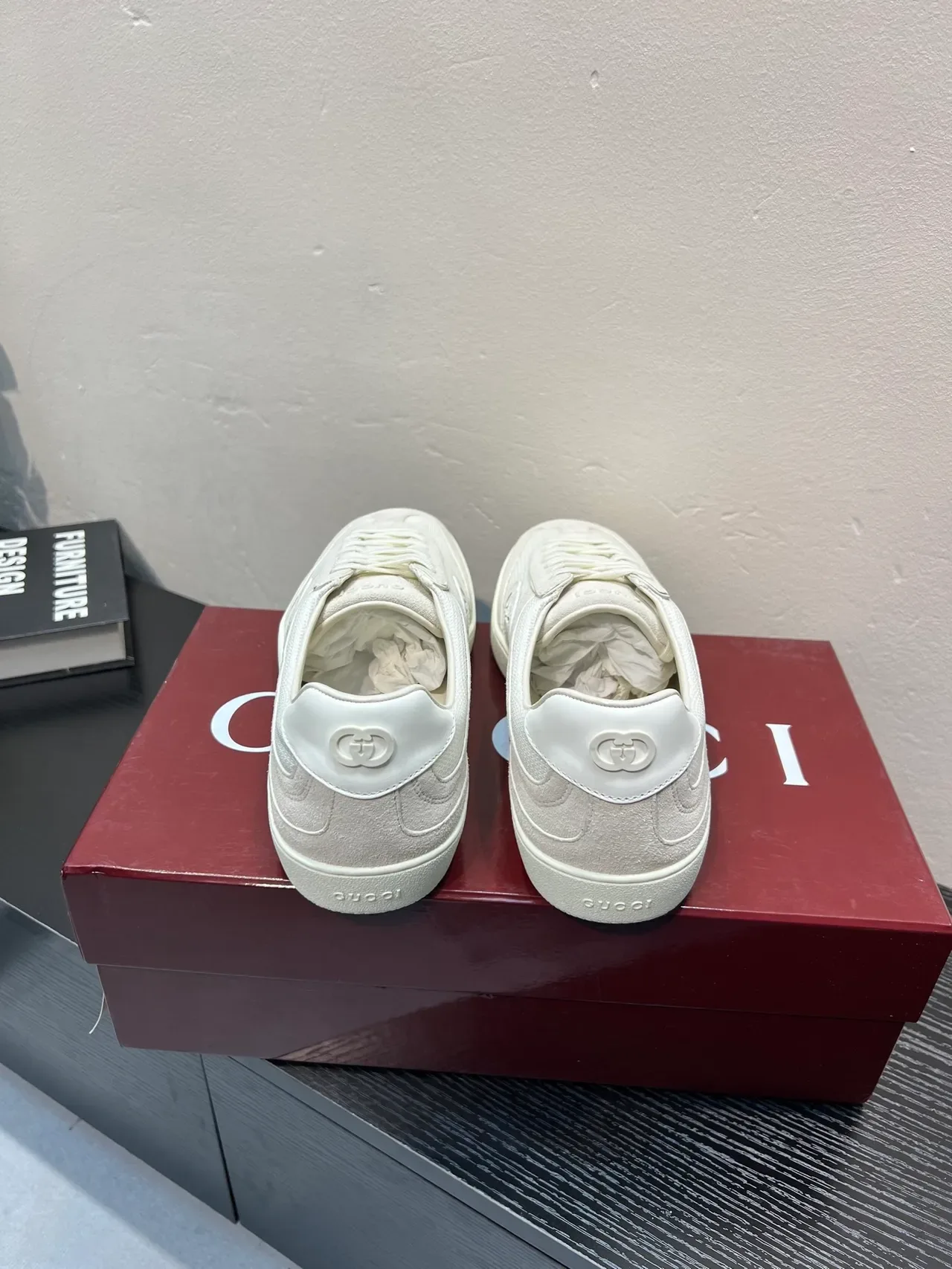Gucci Tennis 1977 Off-White malha e camurça tênis lifestyle 6