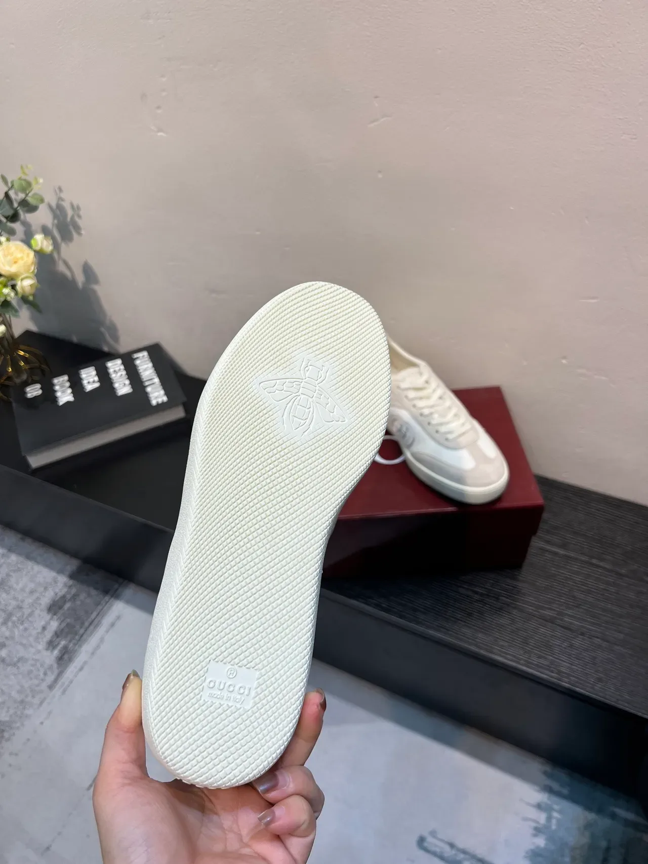 Gucci Tennis 1977 Off-White malha e camurça tênis lifestyle 8
