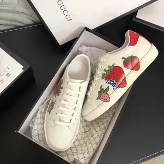 Gucci Zapatillas Lifestyle Blancas y Rojas de Cuero Low-Top
