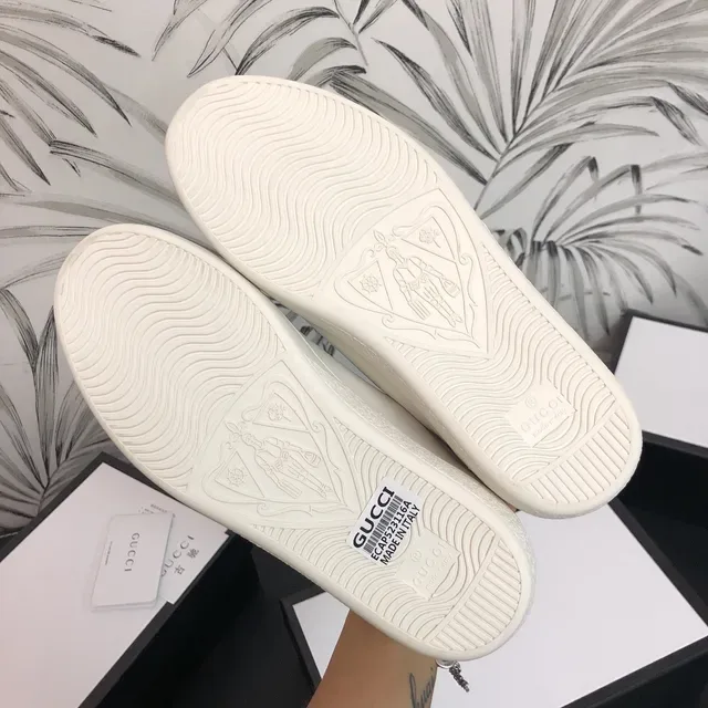 Gucci White Red Low-Top Leather Lifestyle Sneakers 3