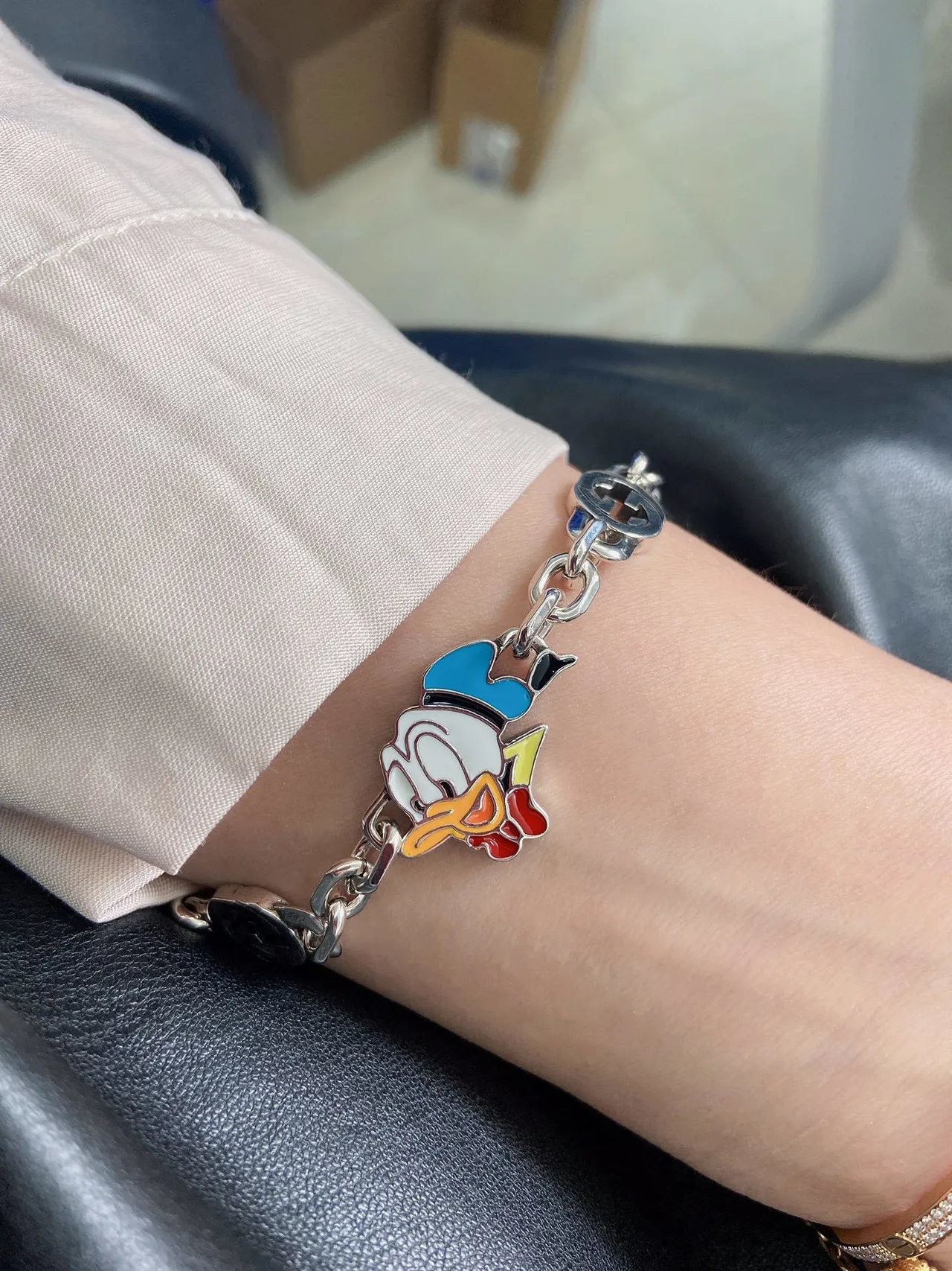 Gucci x Disney Donald Duck سوارة سلسلة المينا 2