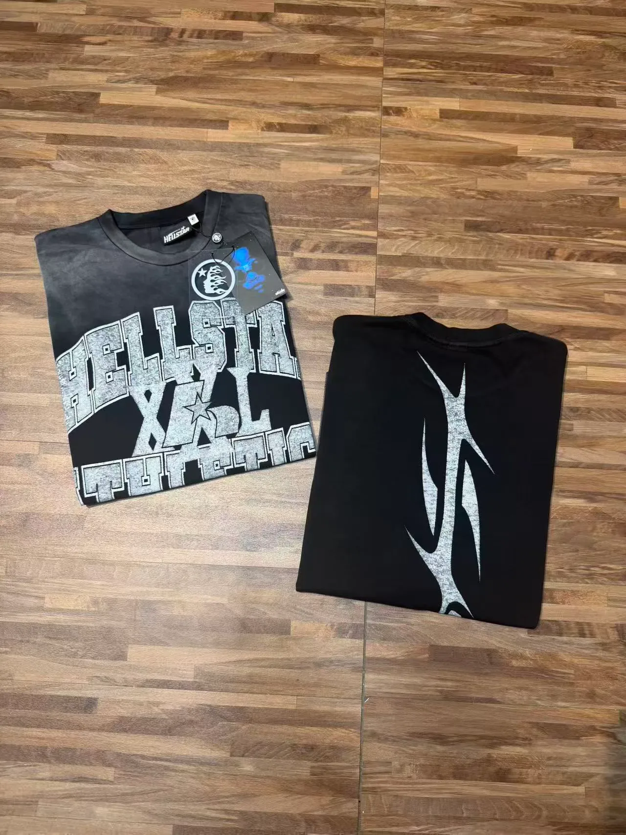 Camiseta Hellstar Athletics dip-dye degradado con estampado glitter 2