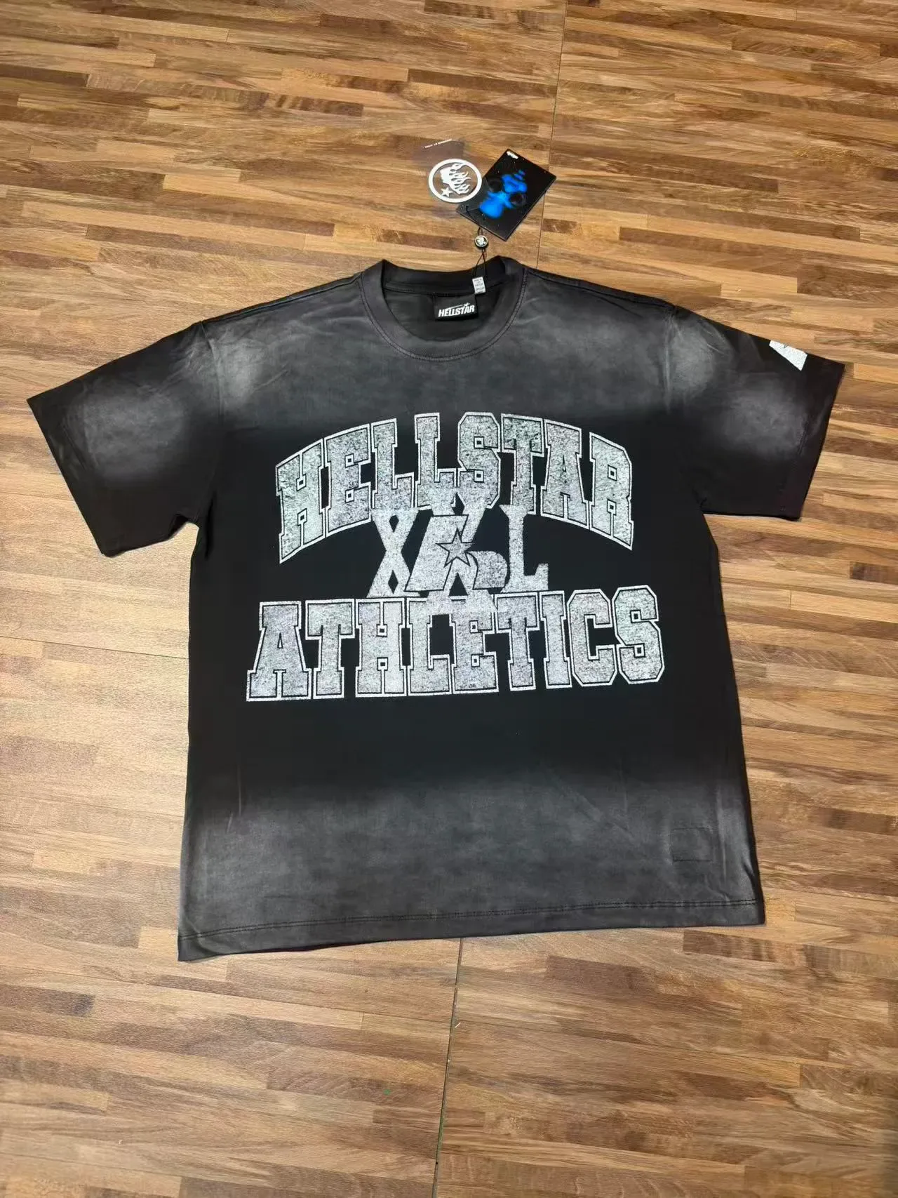 Camiseta Hellstar Athletics dip-dye degradado con estampado glitter 3