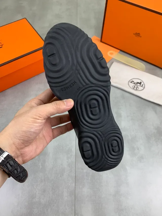 Hermès Sneaker Lifestyle Cuir Perforé Noir 2