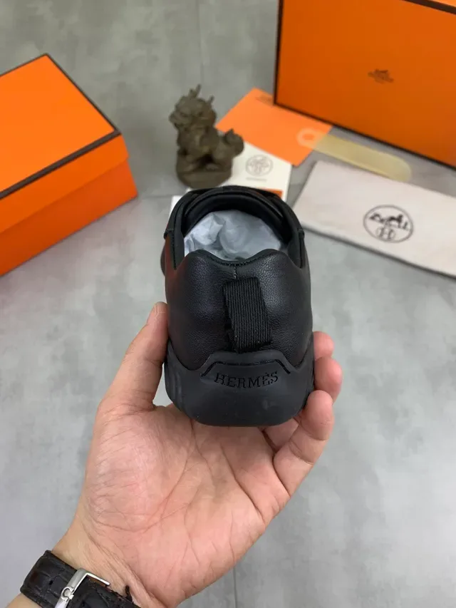 Hermès Sneaker Lifestyle Cuir Perforé Noir 3