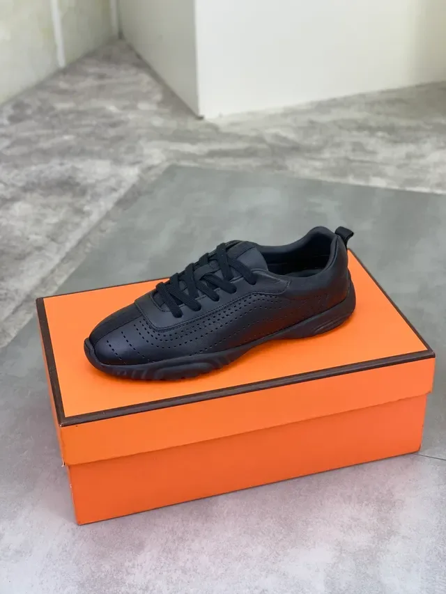 Hermès Sneaker Lifestyle Cuir Perforé Noir 4