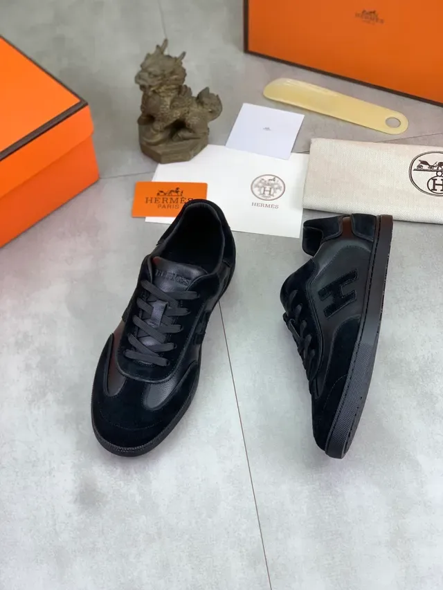 Hermès Sapatilha Lifestyle de Camurça e Couro Preto 5