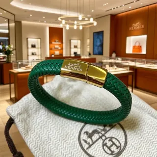 Hermès 绿色皮革编织金色扣手链