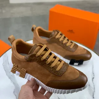 Hermès বাদামী সাদা কুমির-এমবসড চামড়া স্যুড উপর লাইফস্টাইল স্নিকার