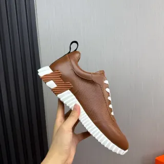Hermès 棕白 穿孔皮革鞋面 雕塑凸纹鞋底 生活方式运动鞋