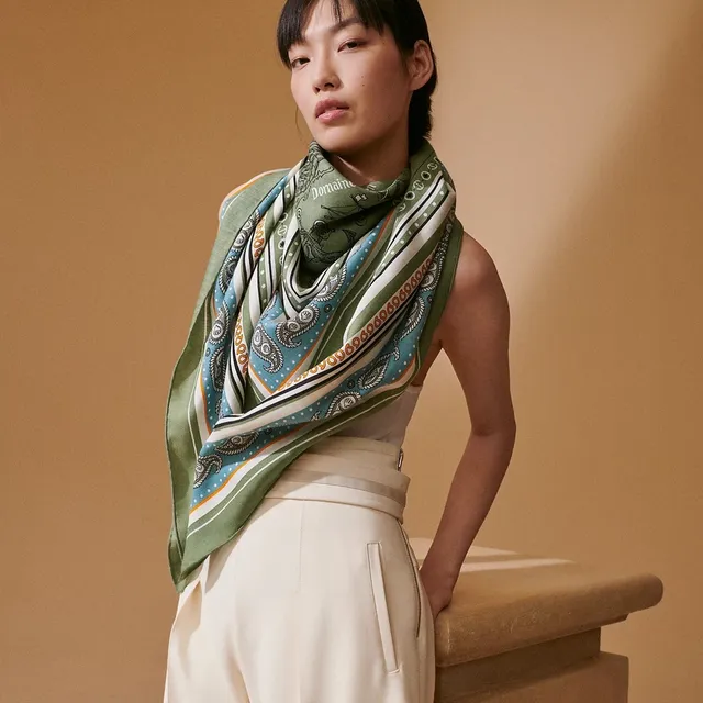 Hermès Pañuelo de seda cuadrado estampado con motivo náutico en verde y azul 2