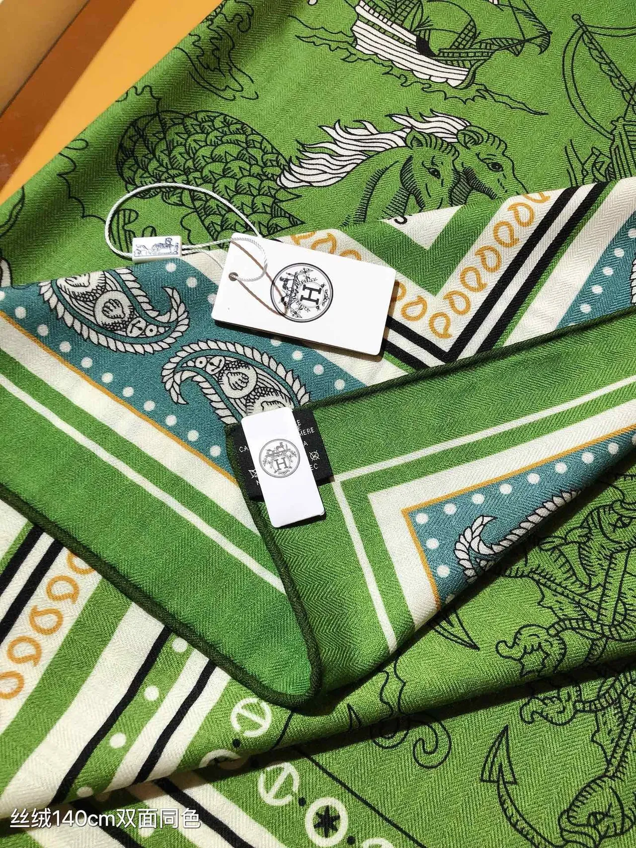 Hermès Pañuelo de seda cuadrado estampado con motivo náutico en verde y azul 6