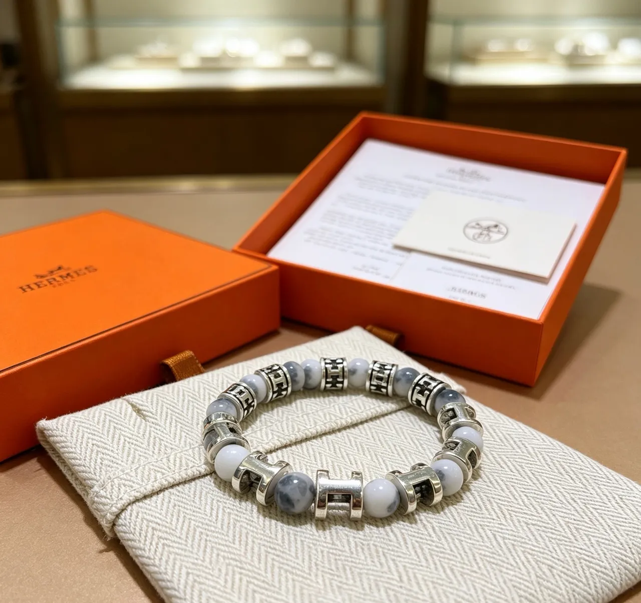 Hermès H Motif মার্বেল পাথর এবং সিলভার-টোন মণিচুড়ি 2