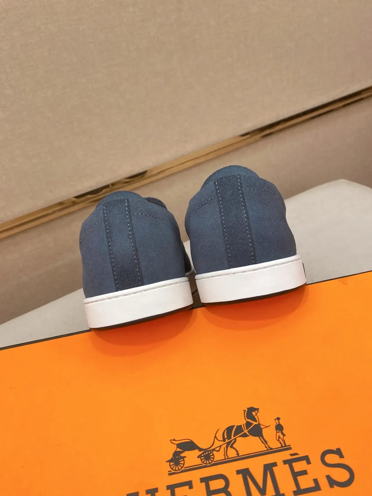 Hermès H-Slip-On 蓝色麂皮白色鞋底休闲鞋 3