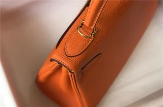 Hermès Kelly Marron Beige Structurée anse supérieure cuir grainé sac tote 21