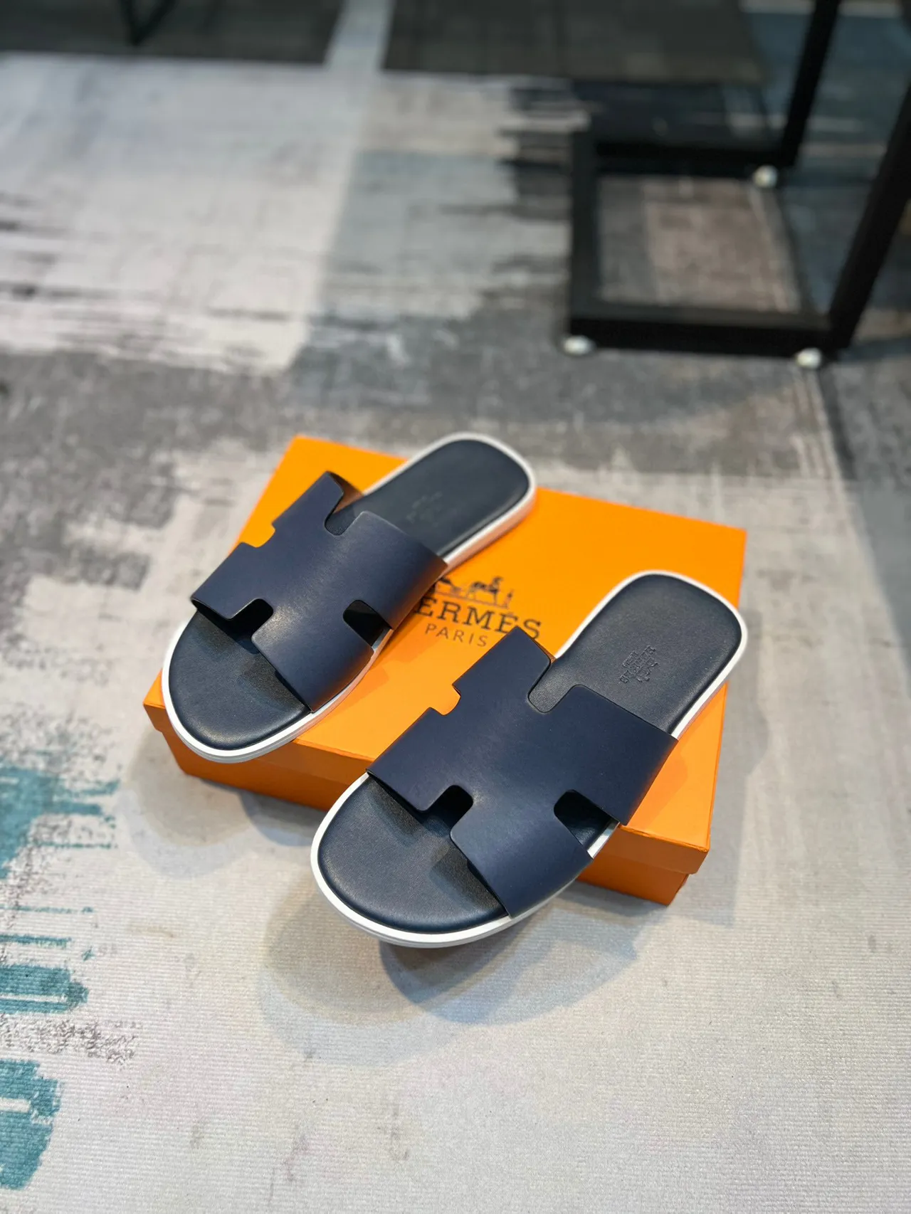 Hermès Navy White H-Shaped Strap Matte Upper Slippers 8