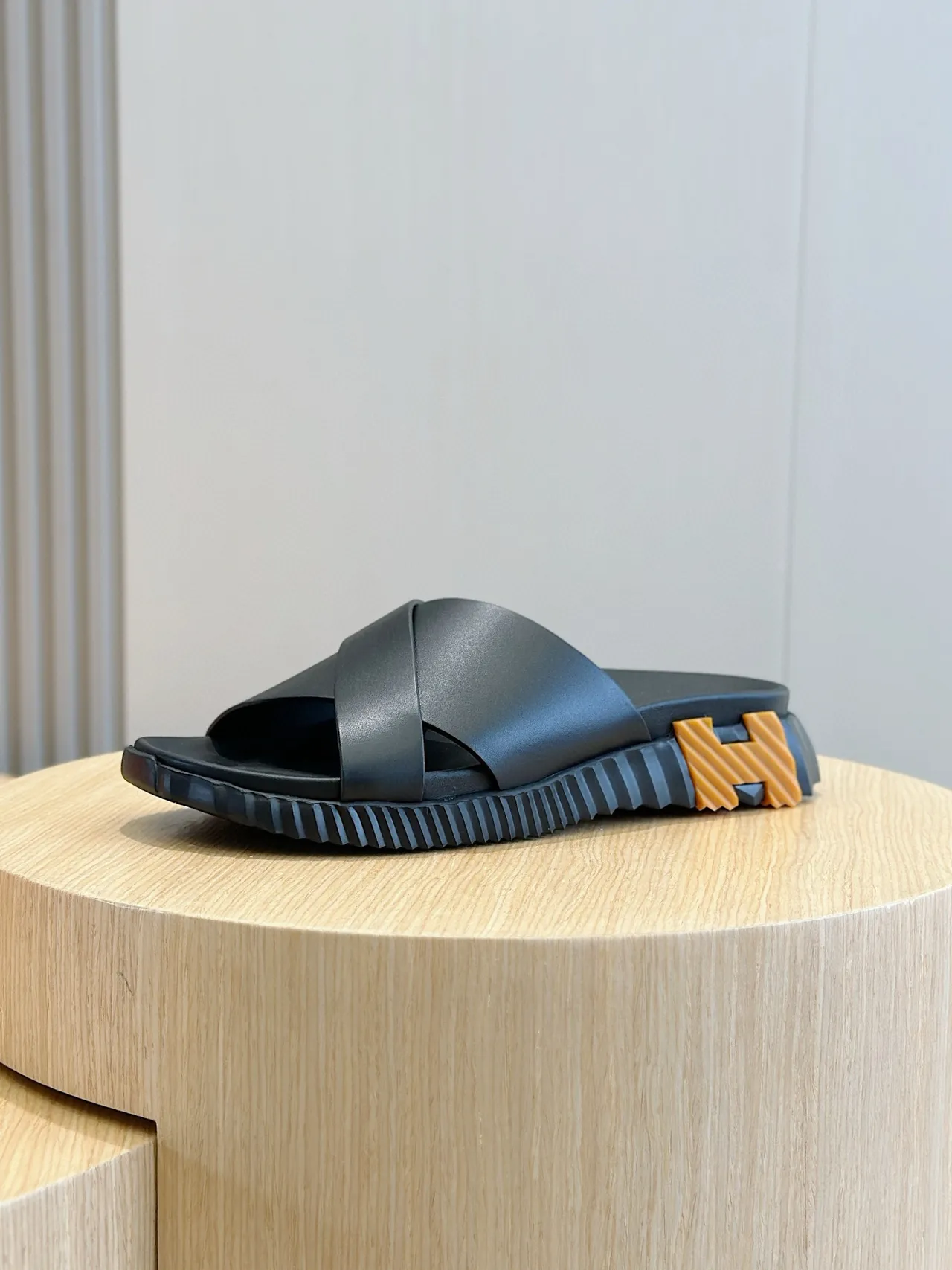 Hermès Oran Black Crisscross Strap Slippers 2