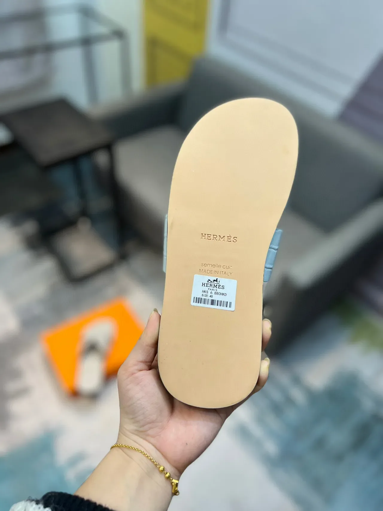 Hermès Oran 鳄鱼压纹灰色拖鞋 8