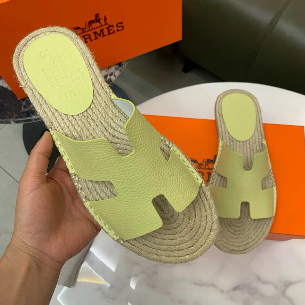 Hermès Oran लाइम ग्रीन H-Strap জুটের বুনা চপ্পল 5