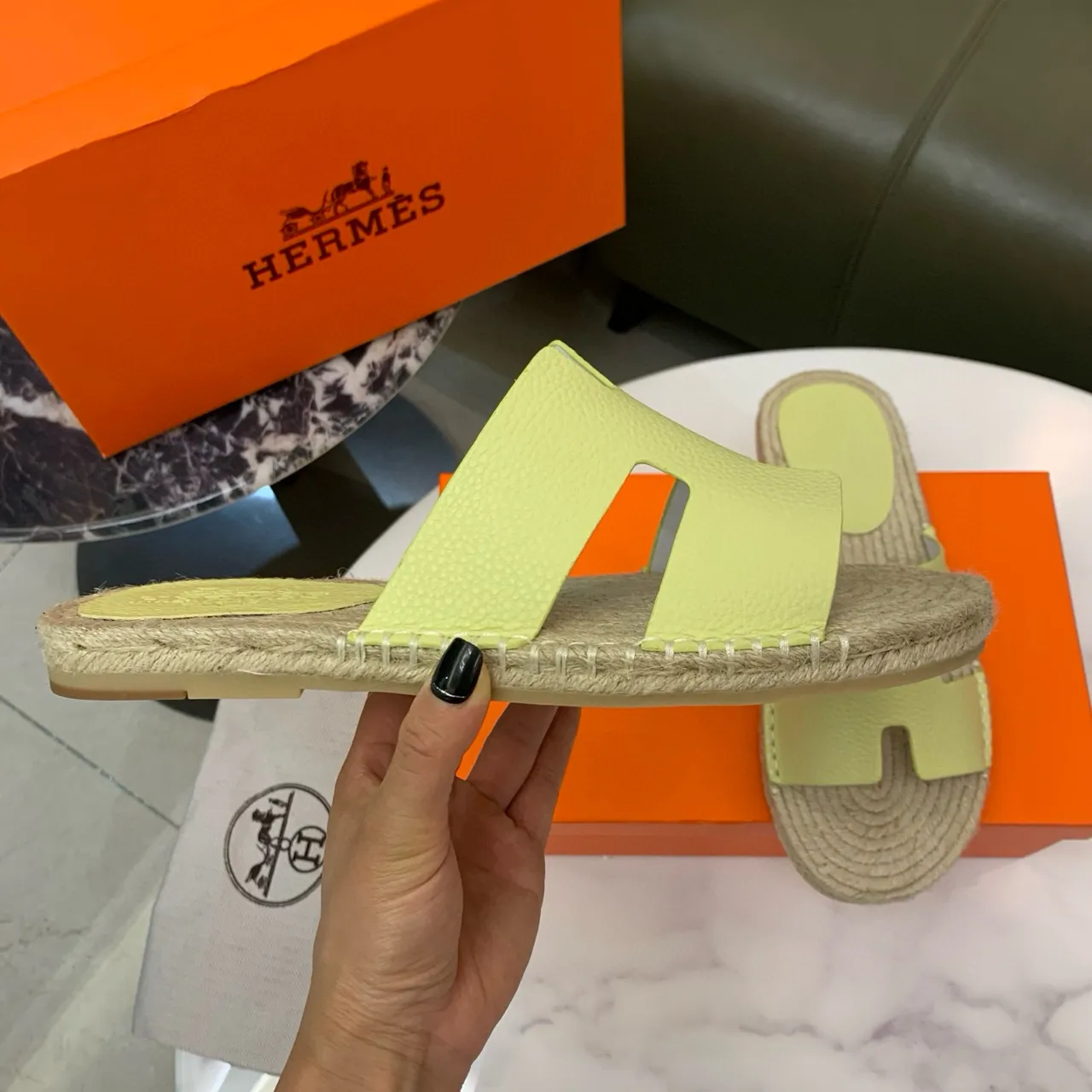 Hermès Oran लाइम ग्रीन H-Strap জুটের বুনা চপ্পল 8
