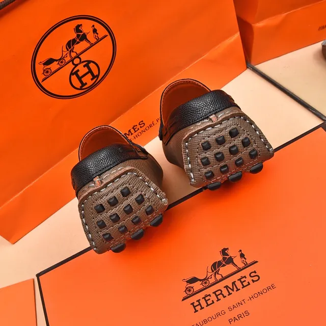Hermès Oran Loafer أحذية لوفر جلدية رمادية وسوداء تُرتدى بسهولة 2