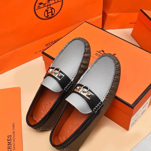 Hermès Oran Loafer أحذية لوفر جلدية رمادية وسوداء تُرتدى بسهولة 3