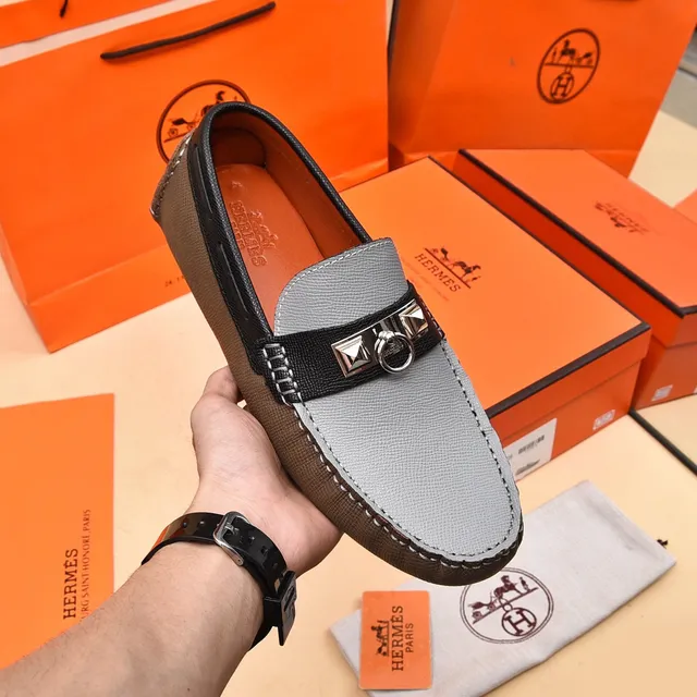 Hermès Oran Loafer أحذية لوفر جلدية رمادية وسوداء تُرتدى بسهولة 5