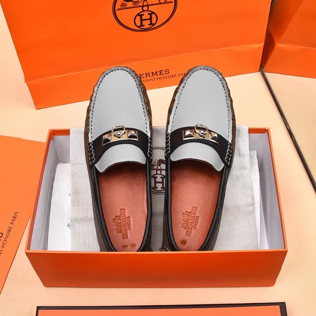 Hermès Oran Loafer أحذية لوفر جلدية رمادية وسوداء تُرتدى بسهولة 9