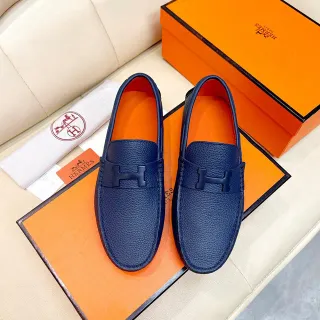 Hermès Oran أحذية لوفرز جلد أزرق بحري مبعثر إبزيم إتش