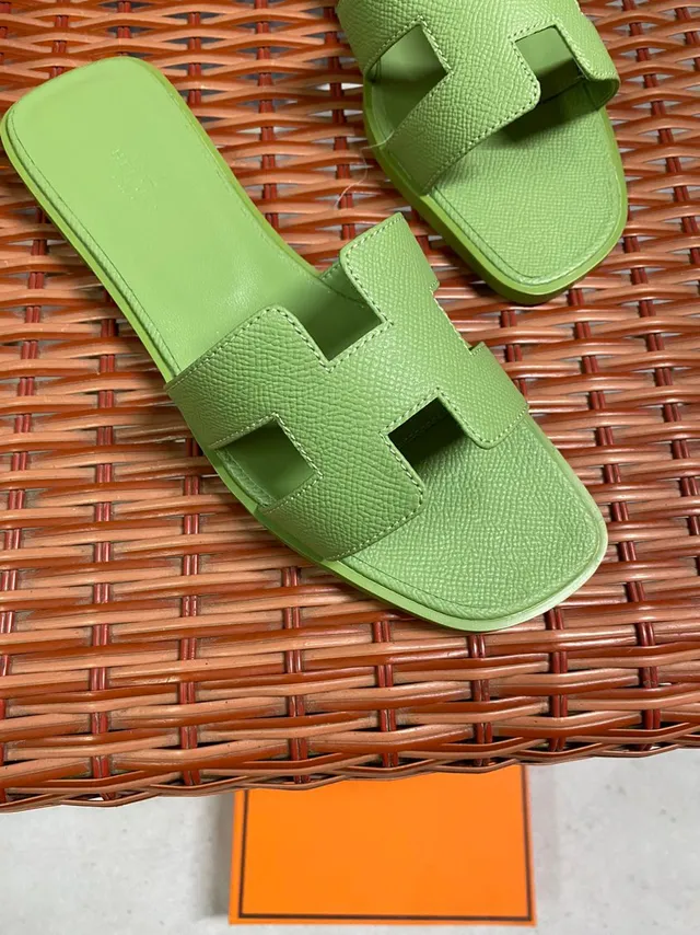 Hermès Oran Slide Lime Green Leather Slippers 2