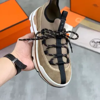 Hermès Oran স্নীকার বেইজ কালো সুয়েড উপরের অংশ হাইব্রিড লেস স্ট্র্যাপ বন্ধ লাইফস্টাইল স্নীকার