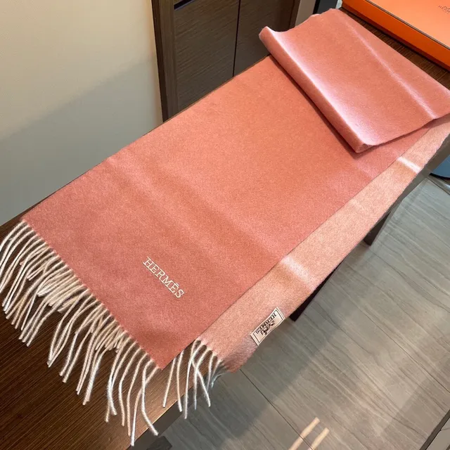 Hermès Beige Rose Texture tissée Bordures frangées Écharpe en cachemire 7