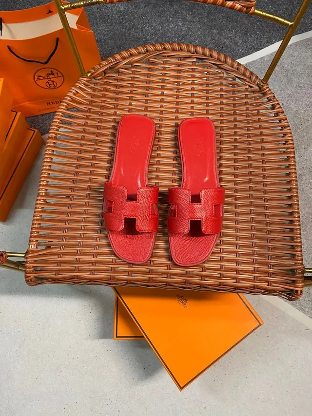 Hermès Red H-Shaped Strap Textured Leather Slippers 4