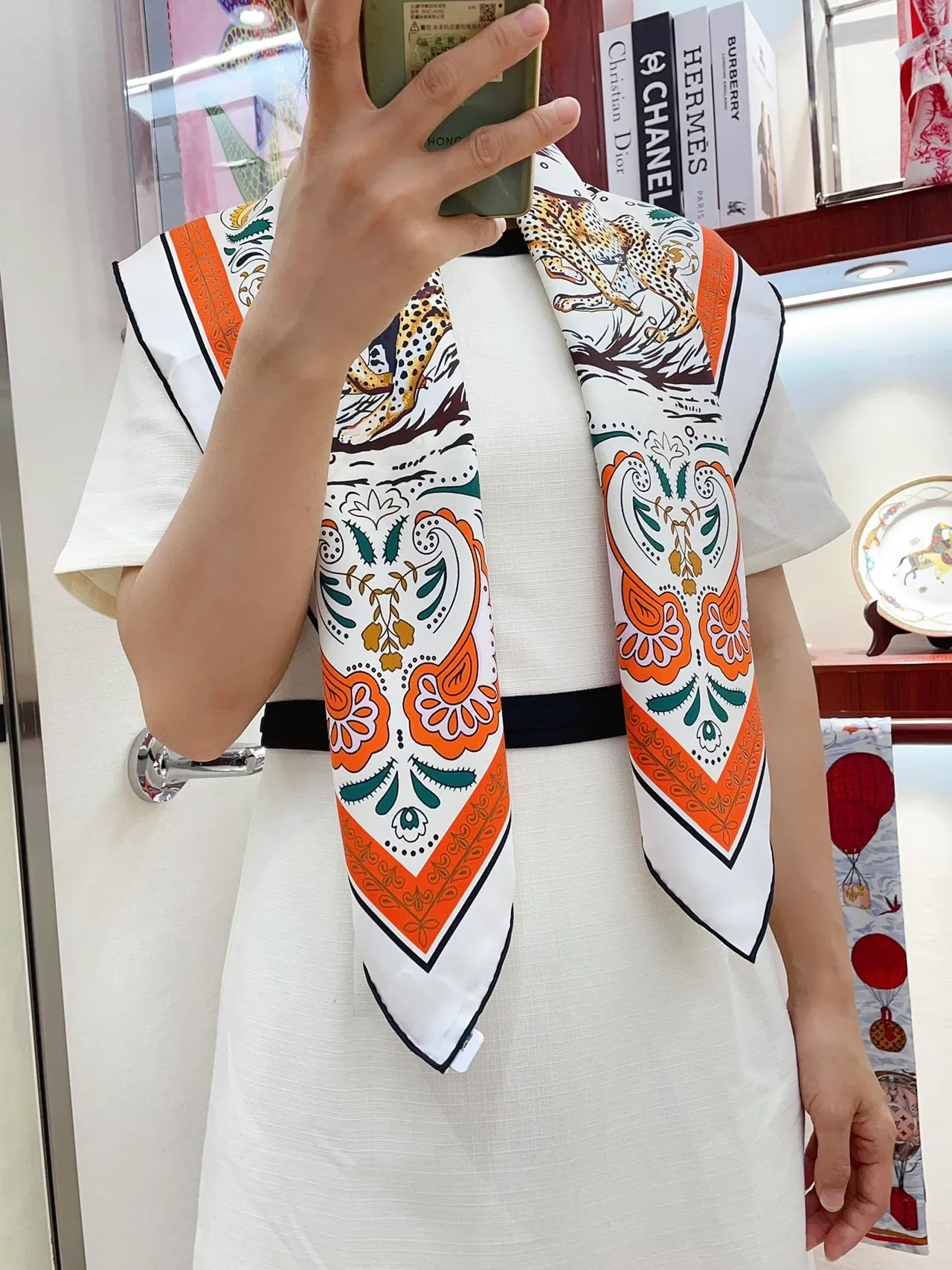 Hermès Lenço de seda branco laranja impresso quadrado 2